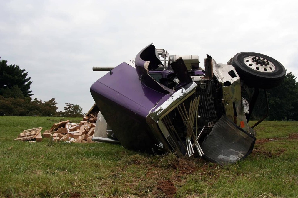 19-Year-Old Was Victim in Multi-Vehicle Crash Involving Two Tractor-Trailers in Oldham County