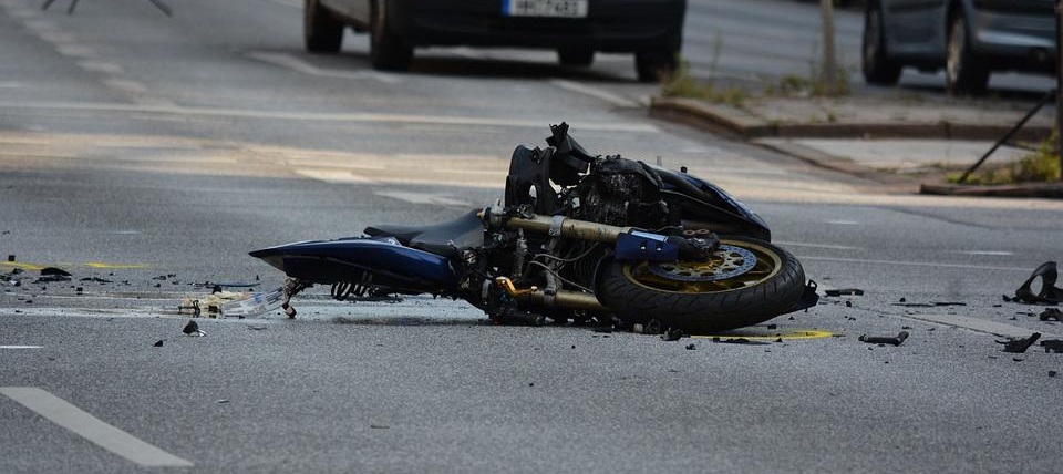 Fatal Motorcycle Crash on Chamberlain Lane in Louisville